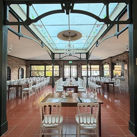 ホテル Radisson Sultanahmet 3*