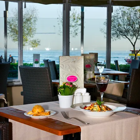 Radisson Sultanahmet 3*