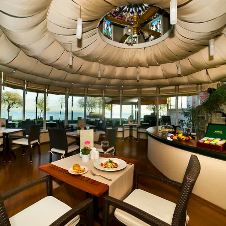 Radisson Sultanahmet 3*