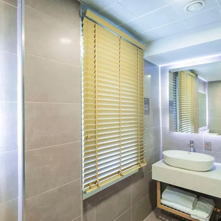 ホテル Radisson Sultanahmet 3*