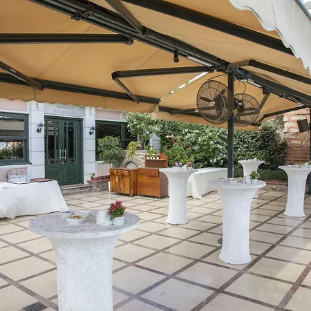 ホテル Radisson Sultanahmet 3*